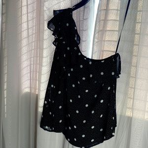 Off the shoulder black/white beauty